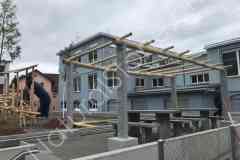 08-Sockel-Pergola-mit-Tische-Bereit