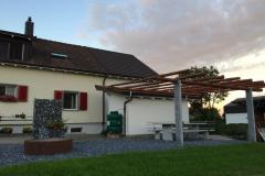 Pergola-Naturstein-Anbau-Holz-Behandelt