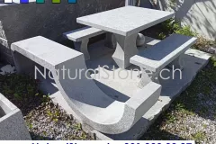 05-Gneis-Tisch-mit-Liege-quadratisch